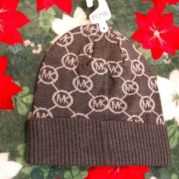 NWT $48 MICHAEL KORS BEENIE HAT! CHARCOAL GRAY & WHITE! - Picture 3 of 3